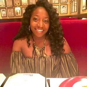 Meet your Posher, Alexis